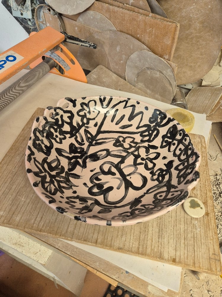 Image of FLOWERS FORAGE BOWL - LARGE