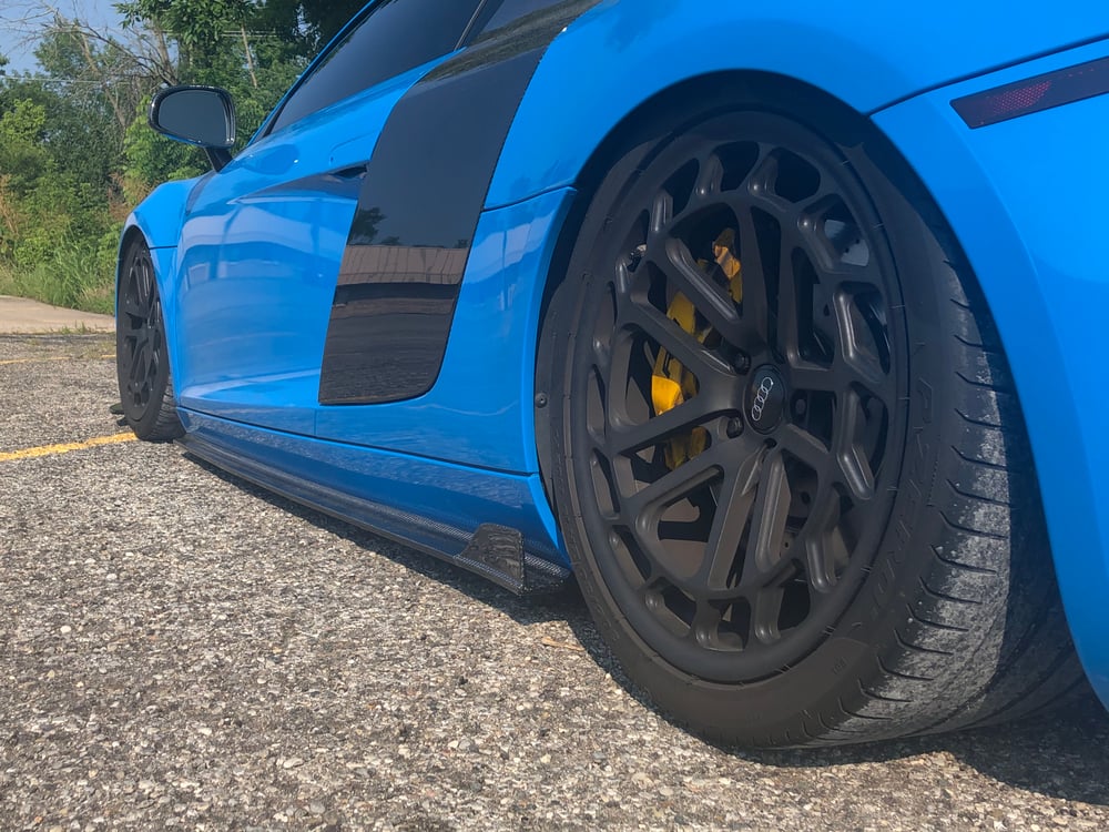 Audi R8 side skirts (first Gen)