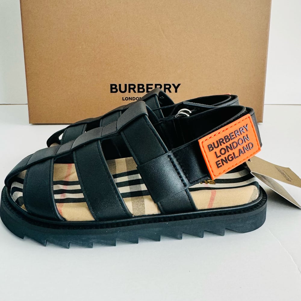 Image of BURBERRY FLAT SANDAL SIZE EUROPE 27 OR US: 10.5 KIDS