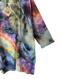 Image 3 of M Cotton Forager Top in Stormy Geode Ice Dye
