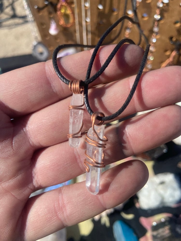 Image of Simple clear quartz points 