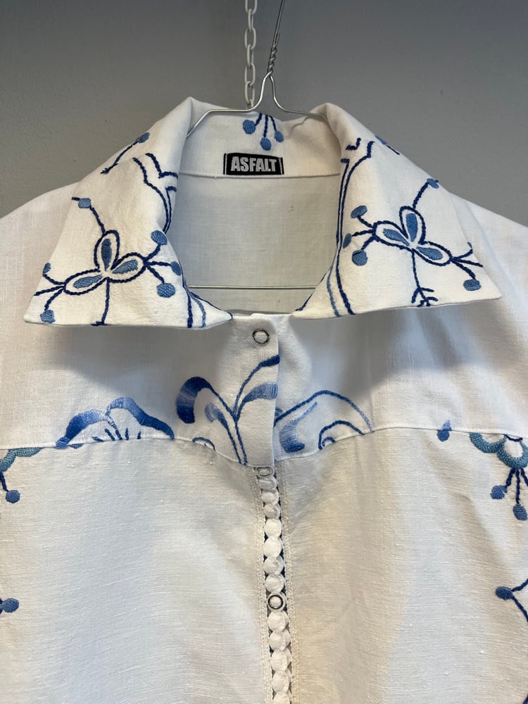 Image of Shirt with blue embroidery (small)