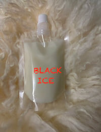 Black ice squeeze wax melts