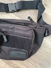 Image 2 of Black fannypack 