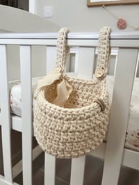 Image 1 of Crib chunky hanging basket