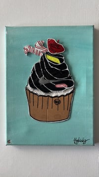 Image 1 of Cupcake 