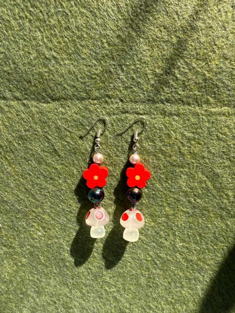 Image of Glow in the dark mushroom flower earrings 🍄🌼