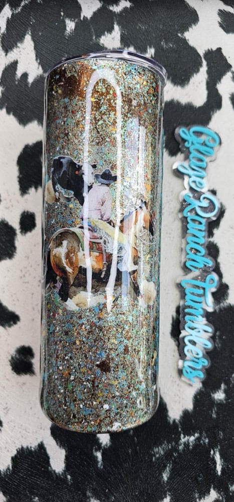 Image of 20 oz Sorting cattle