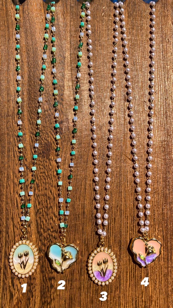 flower necklace