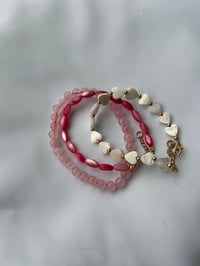 Image 4 of Mother of Pearl Heart Bracelet