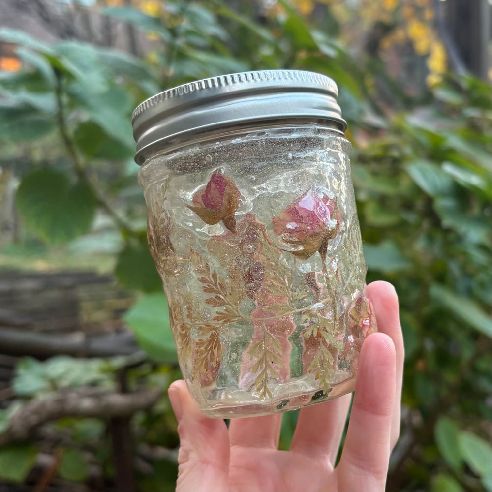 Image of floral 8oz rose jar