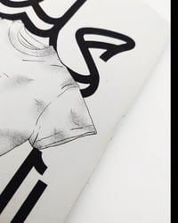 Image 3 of Le mot sur le t-shirt _ statement 