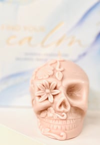Image 2 of Skull candle 