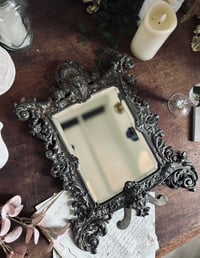 Image 2 of Grand miroir de toilette en régule, miroir biseauté d’origine, XIXeme siècle