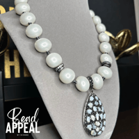 Image 5 of Shell Chips Pendant Pearl Necklace