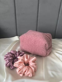 Image 1 of Kosmetyczka Baranek Smoky Rose w rozmiarze MIDI