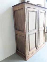 Image 5 of L'ARMOIRETTE EN CHÂTAIGNIER 