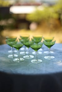 Image 3 of 10 kleine grüne Likörgläschen