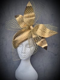 Image 2 of 'Angel' in Gold