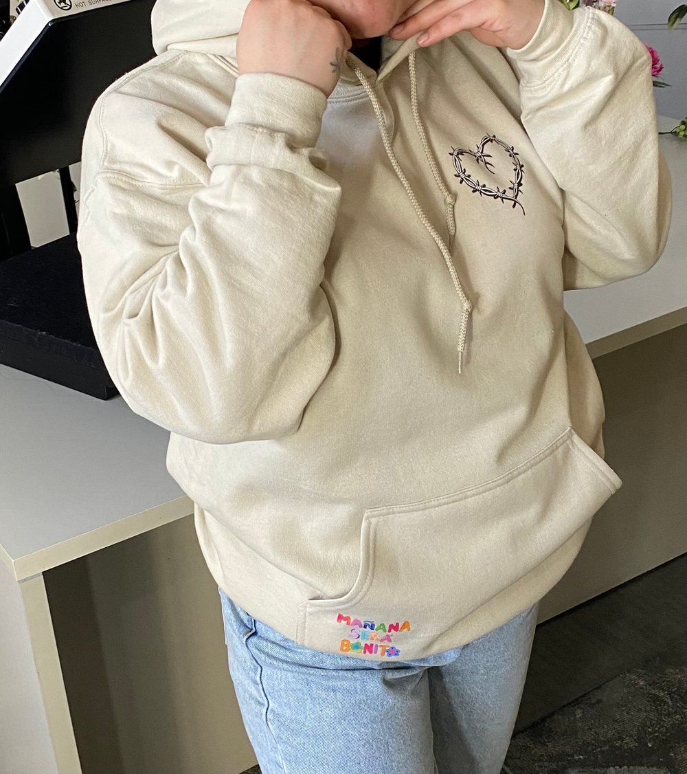Image of HOODIE-TAN MAÑANA SERA BONITO <br><small>WAS</small> <s>$40</s></br></b>
