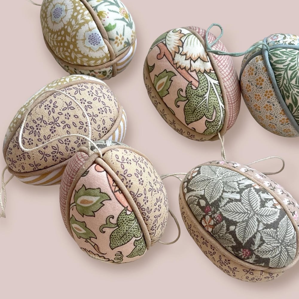 Image of Påskeæg m. snor - Beige/Gl. Rosa