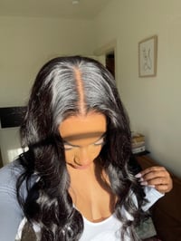 Image 5 of 24 inch MAGIC LACE WIG with REPLACEABLE CLOSURE