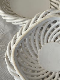 Image 6 of Boîte en céramique ajourée