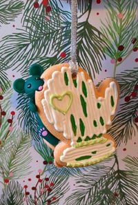 Image 1 of Mouse Cookie Mitten