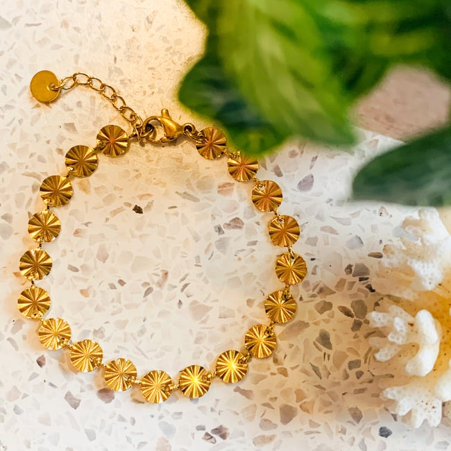 LOUISON | Bracelet pastille striée acier inoxydable doré