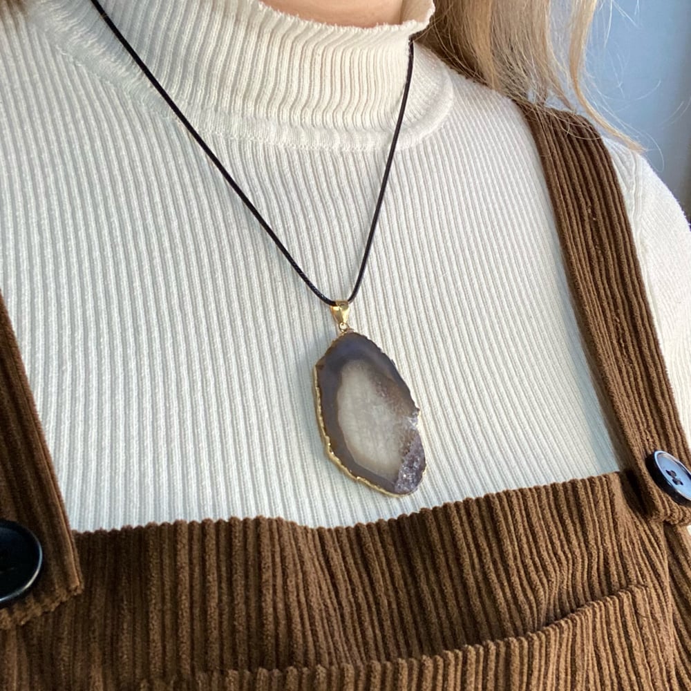 Image of Agate Pendant Necklace