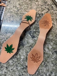 Image 2 of Sweet leaf keychain
