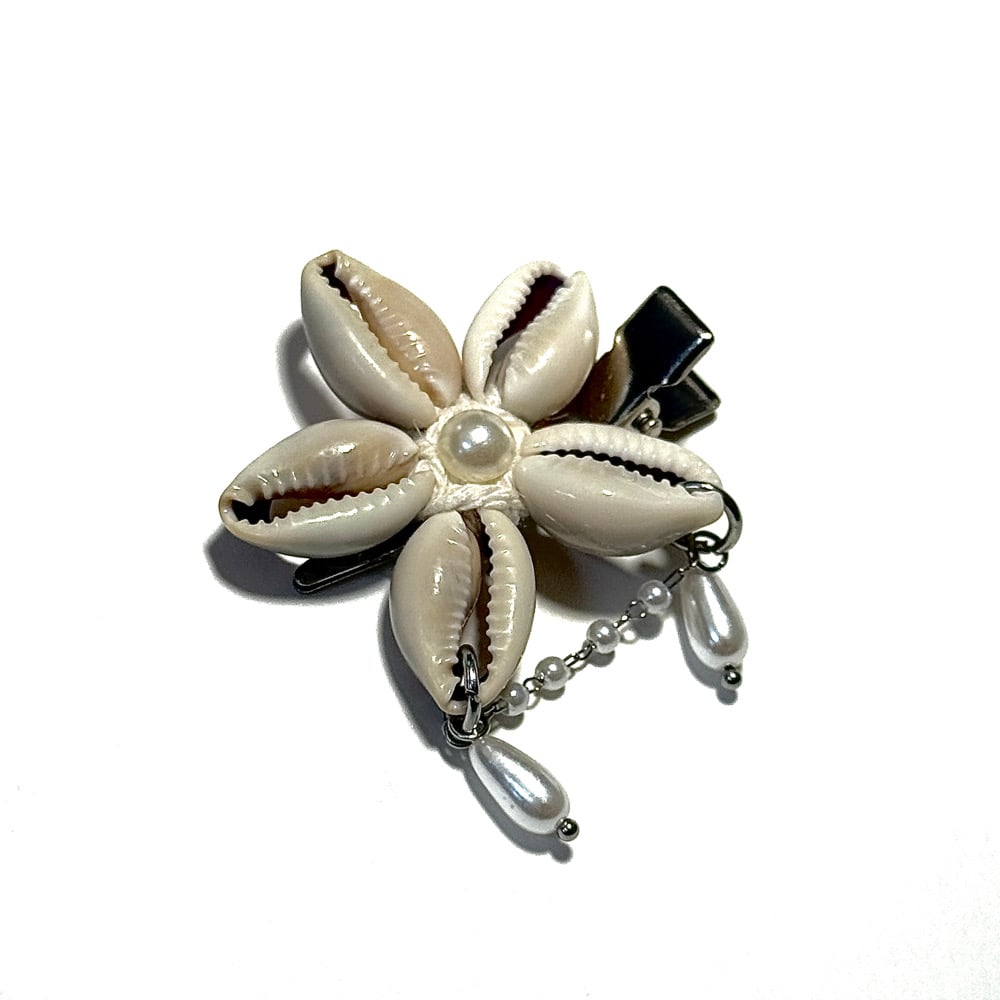 Image of Shell Flower Single Clip