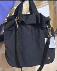 On my level tote 