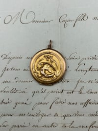 Image 1 of Incroyable pendentif ouvrant, porte-photo, dragon, en cuivre plaqué or, fin du XIXème siècle!