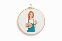 Image 2 of Bastidor ilustración lectora 2