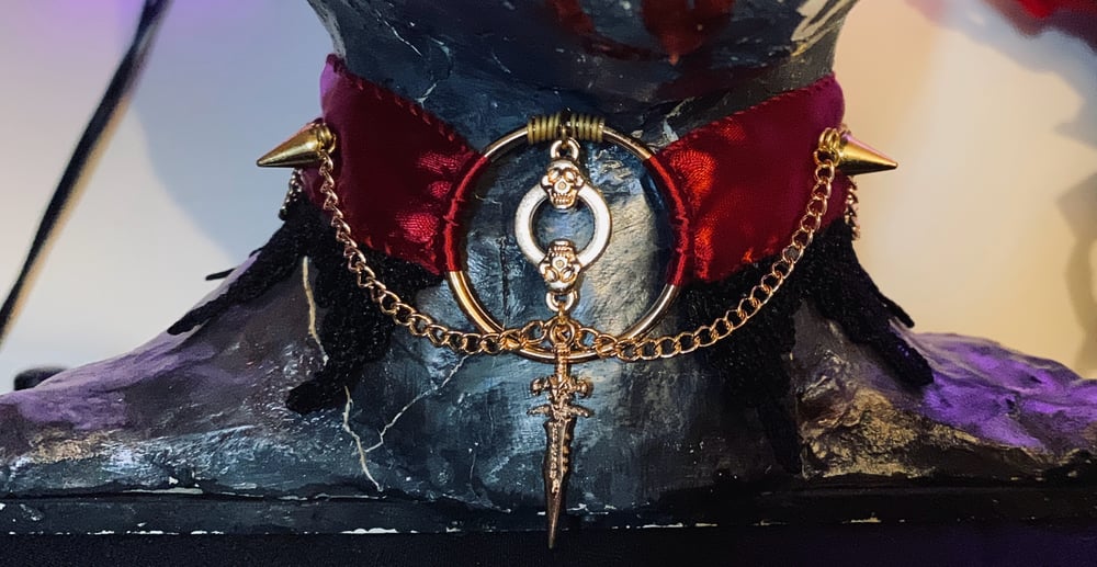 Image of  ℌ𝔬𝔲𝔰𝔢 𝔬𝔣 ℌ𝔞𝔡𝔢𝔰