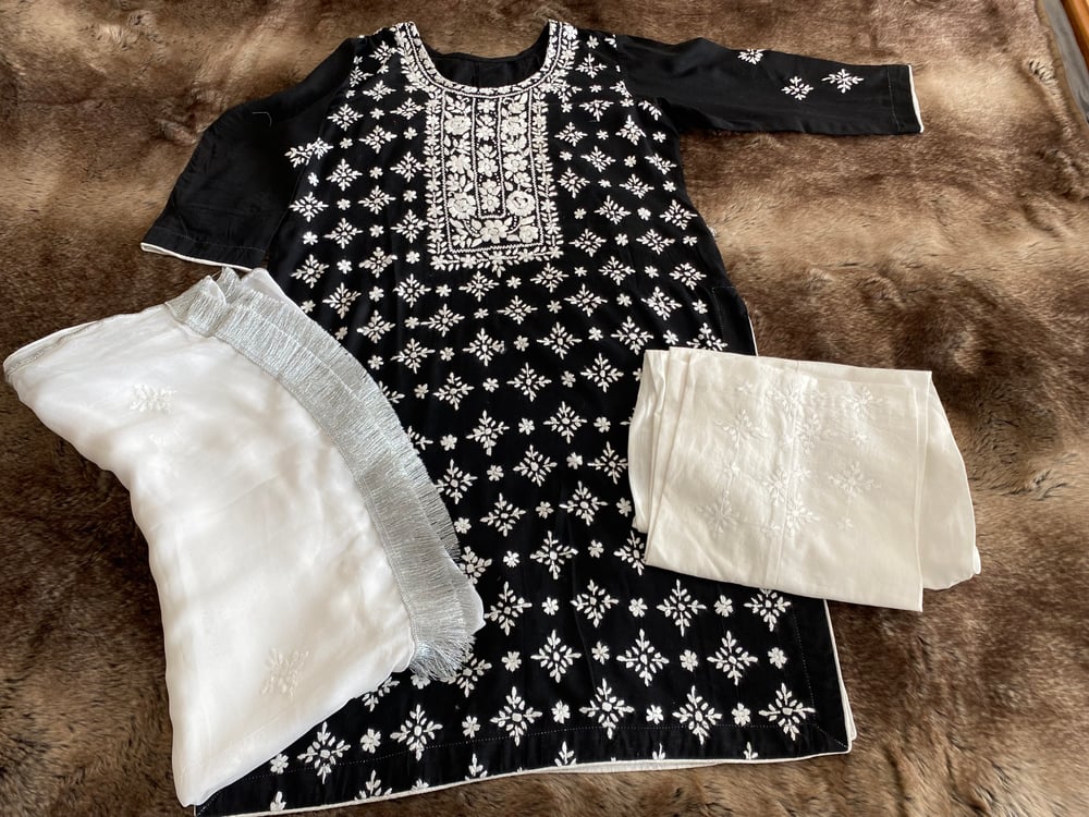 Fully hand embroidery suit 