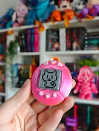 Image 6 of Tamagotchi Clickers arcoiris rosa llavero