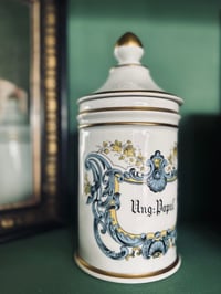 Image 6 of Grand pot d'apothicaire, porcelaine, inscription Ung.Popul. (onguent populéum)