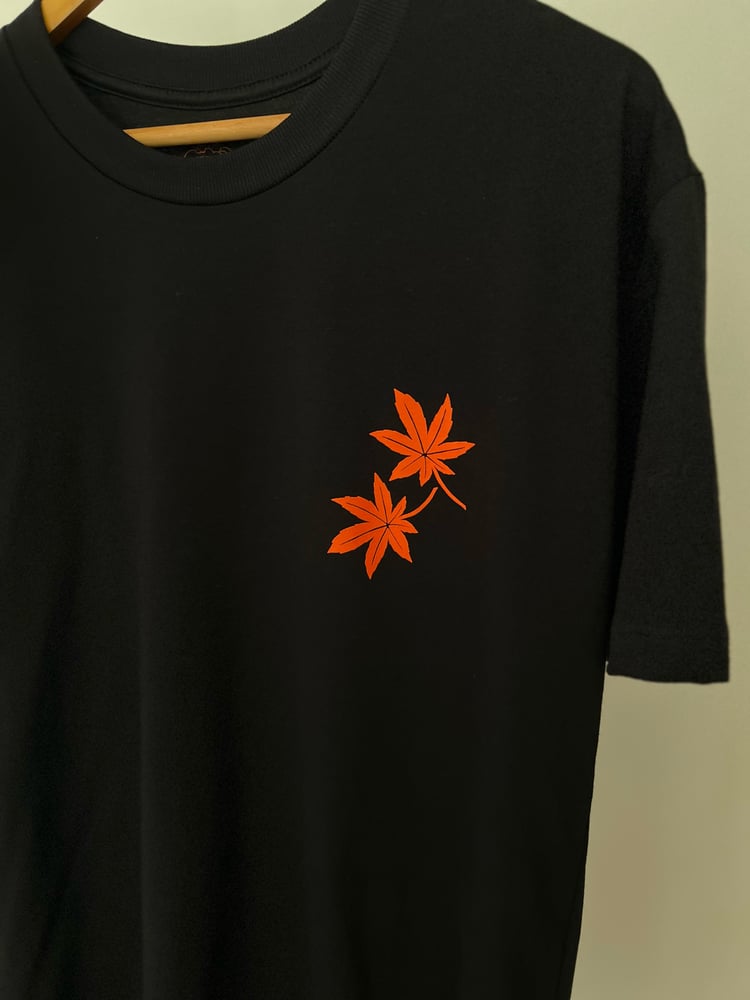 Image of KOIS TO MOMIJI T-SHIRT