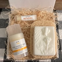 Image 3 of The Worker Bee Maine Blueberries Honeybee Butter Bar Self Care Box