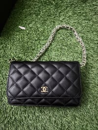 Wallet on chain black