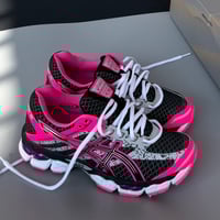 Image 1 of size: us8 uk6 eu39.5  cm25