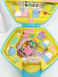 Image 7 of Ensemble bracelet et Polly Pocket crèche boite bleue