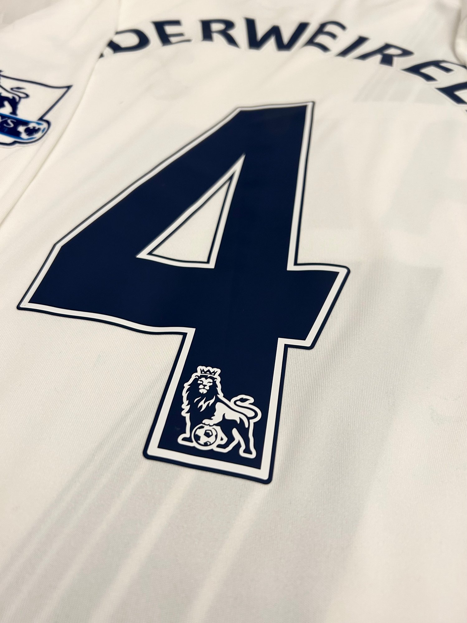 Image of Tottenham Hotspur “ALDERWEIRELD 4” 2015/16 LS Home Shirt + patches (L)