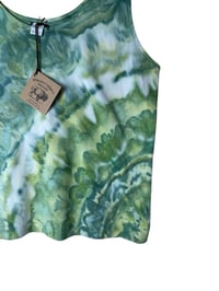 Image 3 of ♻️ UPCYCLED L Cotton Tank in Verdant Agate Ice Dye