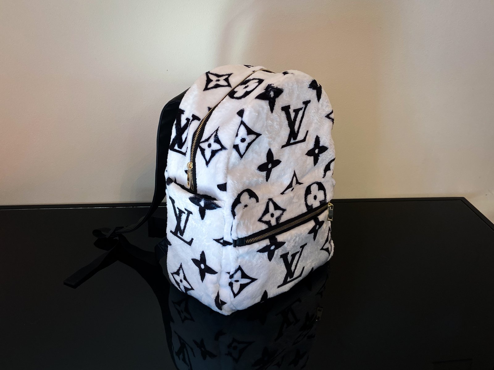 LV Backpack for Sale in Pharr, TX - OfferUp