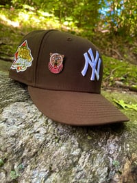 Image 2 of mjbhpr X _thekingscrowns_ Pin (GITD)
