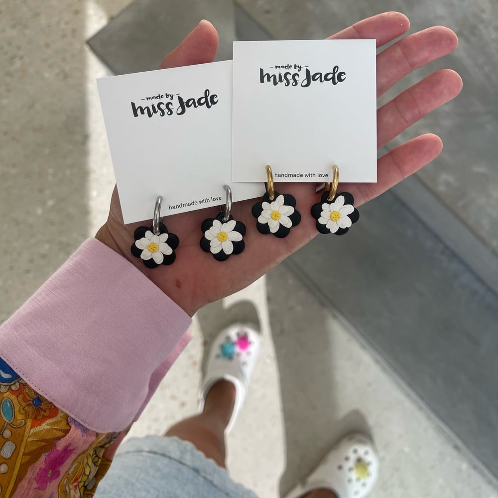 Image of MBMJ Daisy Huggies