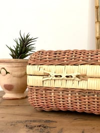 Image 7 of La valise en rotin